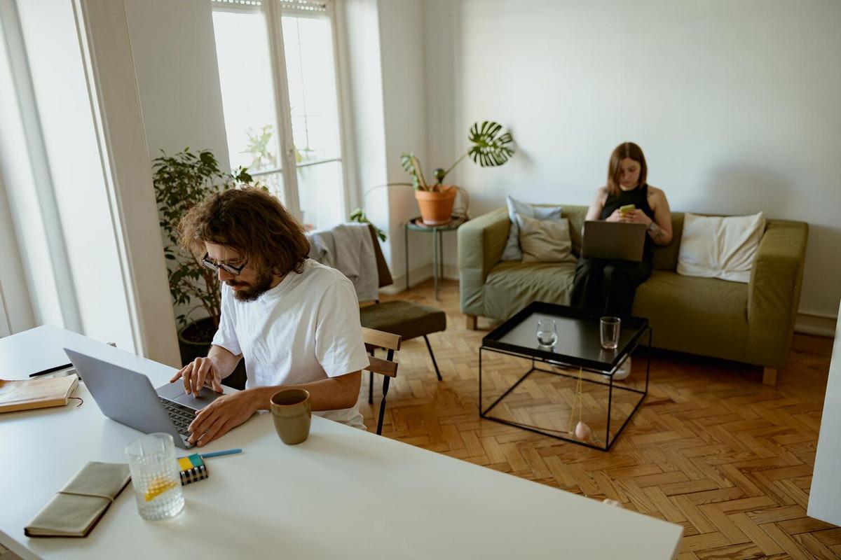 Essential Tools for the Modern Digital Nomad